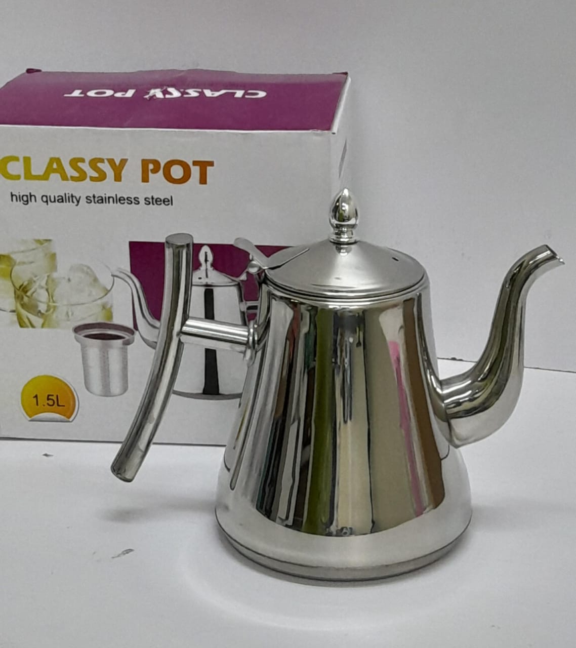 Coffee kettle with infuser