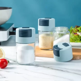 *Quantitative seasoning dispenser