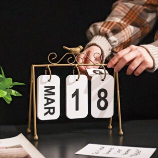 Office Desktop or hanging calendar date display gift set