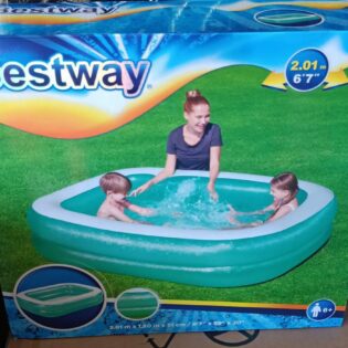 Inflatable bestway swimming pool
