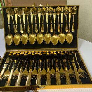*36 pieces briefcase cutlery set:*