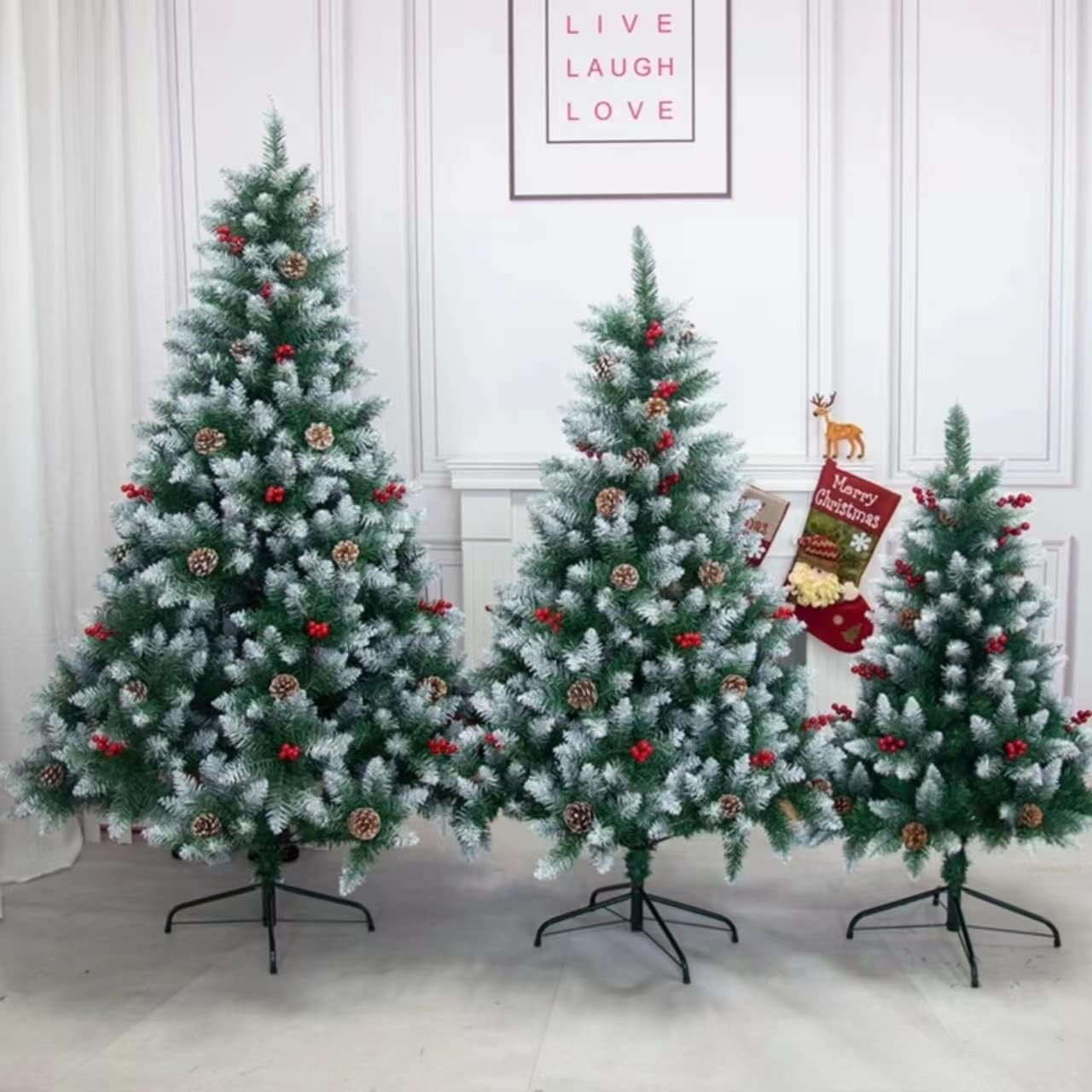 *Christmas tree with pine cones and berries* – Product insights and advice