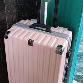 Zipless Suitcase